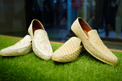 Golden Embroidered Men’s Mojari Shoes for Weddings